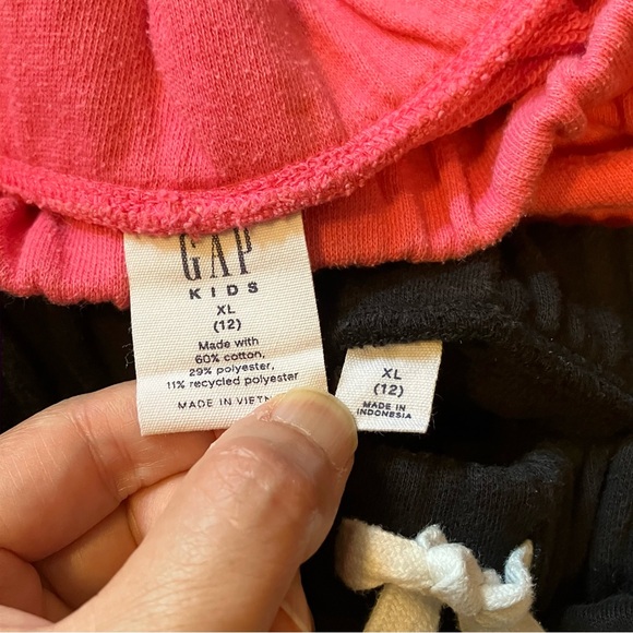 GAP Girls’ Logo Shorts Size 12/XL - Picture 3 of 3
